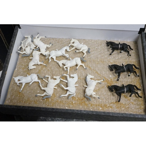 312A - Large collection of around 400 assorted Britains plastic mounted military figures to include Lifegua... 