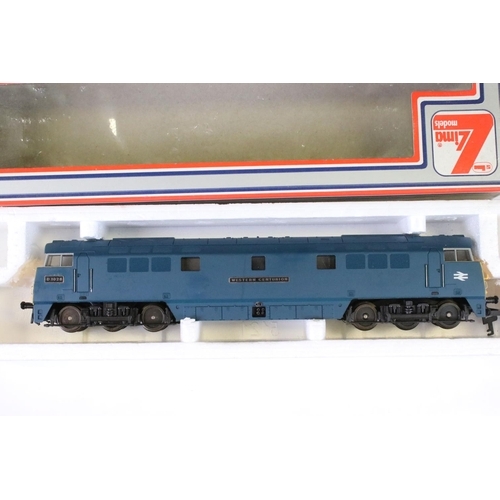 136 - Three boxed OO gauge locomotives to include 2 x Bachmann (32111A 08 Diesel Shunter 08375 BR Blue hin... 