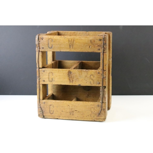 173 - A vintage pine crate for 4 bottles (approx 31cm high)