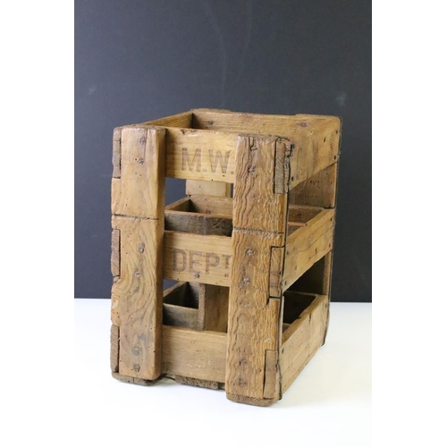 173 - A vintage pine crate for 4 bottles (approx 31cm high)