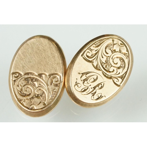 121 - Pair of 9ct rose gold chain link cufflinks, engraved initials and foliate scroll decoration; two 9ct... 