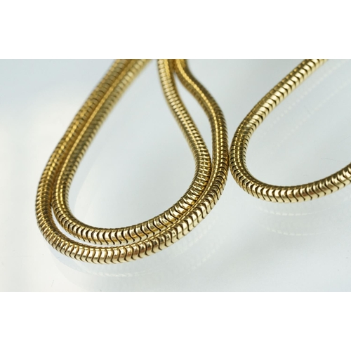 141 - 9ct gold hallmarked snake chain necklace with a lobster clasp. hallmarked Birmingham. Measures 20.5 ... 