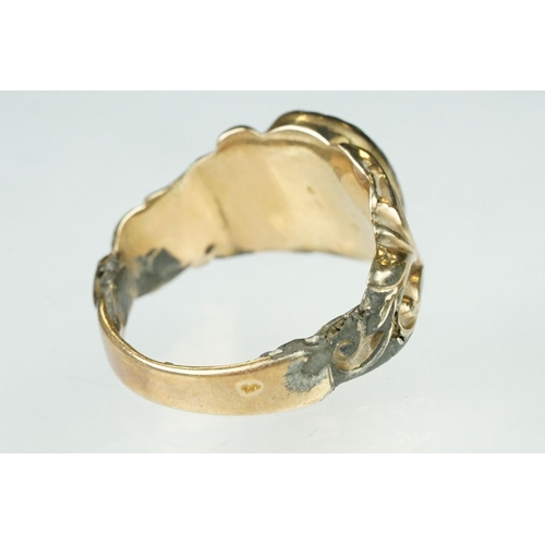 151 - 9ct gold hallmarked signet ring having a square head (hallmarked London 1968, size Q), a ring mount ... 