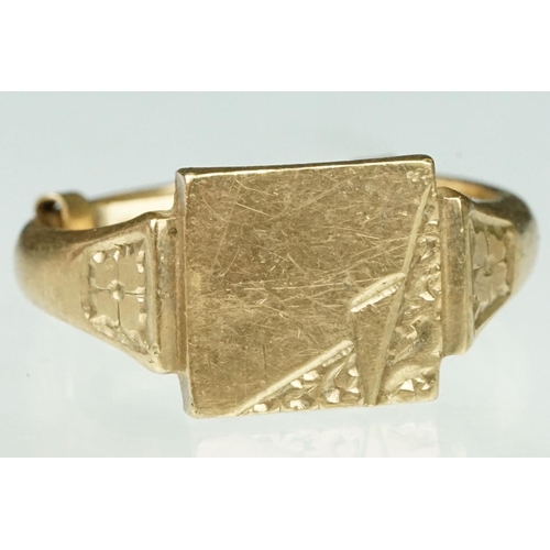 151 - 9ct gold hallmarked signet ring having a square head (hallmarked London 1968, size Q), a ring mount ... 