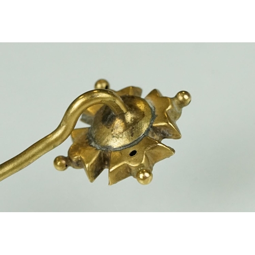 171 - Collection of gold and yellow metal jewellery, comprising a 19th century yellow metal stick pin, the... 