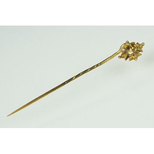 171 - Collection of gold and yellow metal jewellery, comprising a 19th century yellow metal stick pin, the... 