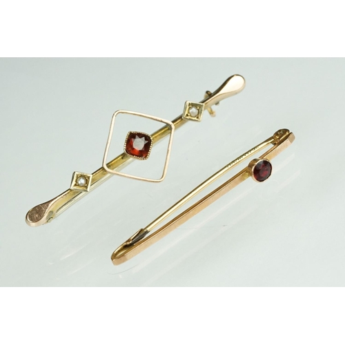 193 - Early 20th century garnet 9ct rose gold bar brooch together with an early 20th century garnet and se... 