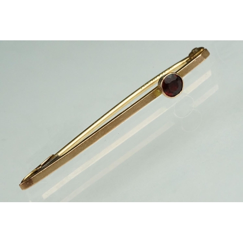 193 - Early 20th century garnet 9ct rose gold bar brooch together with an early 20th century garnet and se... 