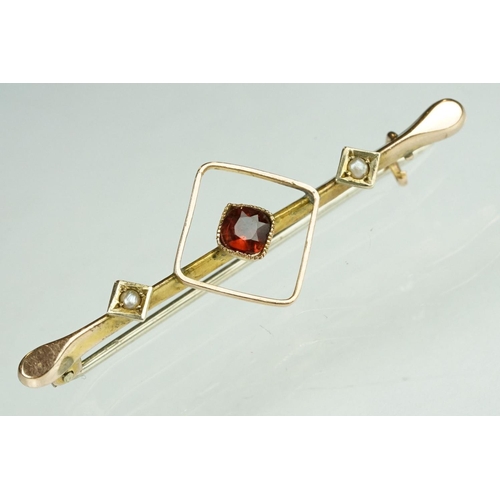 193 - Early 20th century garnet 9ct rose gold bar brooch together with an early 20th century garnet and se... 