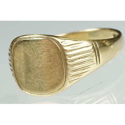 194 - 9ct yellow gold signet ring, plain polished rounded square head, dimensions approx 12.5mm x 13mm, te... 