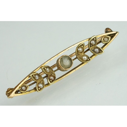 200 - Early 20th century aquamarine and seed pearl 15ct yellow gold marquise brooch, sprig decoration, len... 