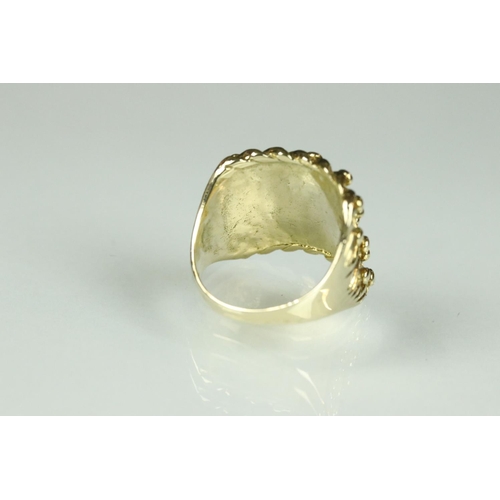 41 - 9ct yellow gold bead and plait ring, tapered shoulders, ring size V, width at widest point approx 2c... 