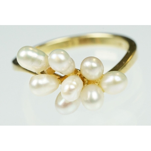 53 - Freshwater pearl 14ct yellow gold cluster ring, eight white freshwater pearls with pink and green ov... 