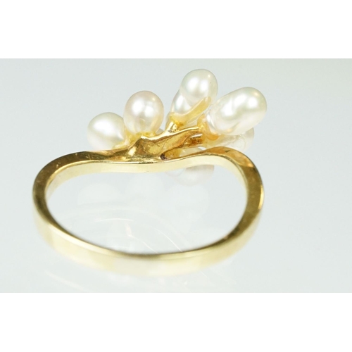 53 - Freshwater pearl 14ct yellow gold cluster ring, eight white freshwater pearls with pink and green ov... 