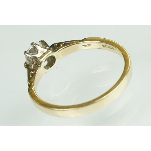 69 - Diamond solitaire 9ct yellow gold ring, the old cut diamond weighing approx 0.50, assessed clarity V... 