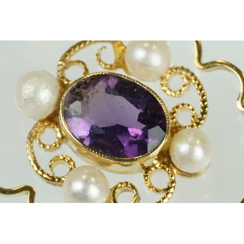 81 - Amethyst and pearl 9ct yellow gold pendant necklace, the oval mixed cut amethyst measuring approx 5.... 