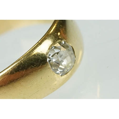 98 - Diamond 18ct yellow gold ring, the round old cut diamond diameter measuring approx 4mm, the diamond ... 