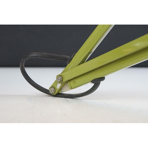 180 - Herbert Terry & Sons Ltd mid 20th C green enamel anglepoise desk lamp, model 90; together with a fur... 