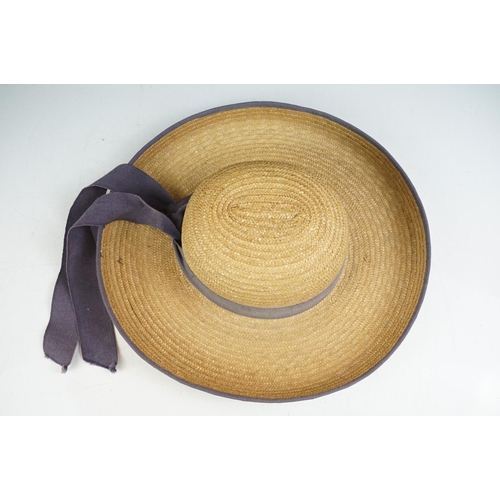 182 - Group of clothing / fashion accessories to include a Royal Navy jacket, Austin Reed gentlemans jacke... 