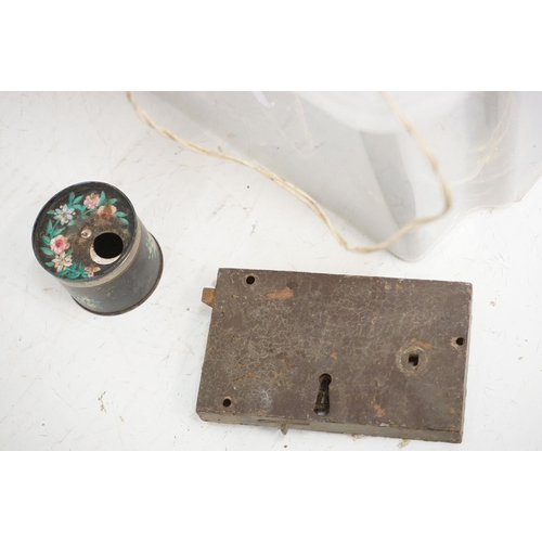 184 - Mixed metal ware to include a cast iron kettle, Derverley footed copper dish, Art Nouveau style bras... 