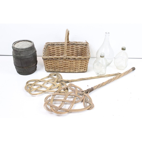 186 - Vintage coopered wooden keg with cork stopper (approx 25.5cm high), together with a wicker basket, p... 