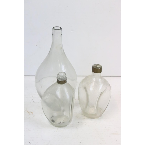 186 - Vintage coopered wooden keg with cork stopper (approx 25.5cm high), together with a wicker basket, p... 