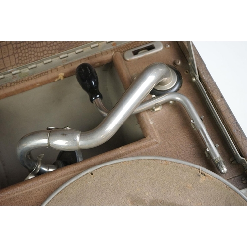 192 - A early to mid 20th century His Master Voice portable wind up gramophone / Record player.