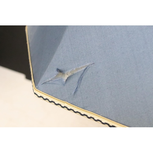 200 - Pair of Chinese Imari table lamps of shouldered form, the floral & foliate decoration with gilt deta... 