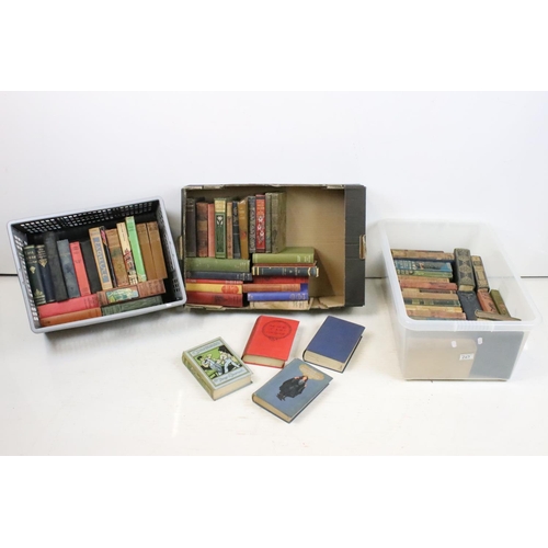 207 - Collection of around 65 books, mostly early-to-mid 20th century fiction examples in cloth bindings, ... 