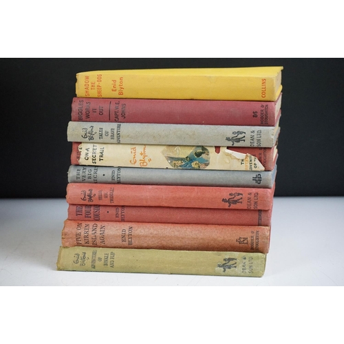 215 - Collection of mainly childrens' books to include: Enid Blyton, including first editions, Biggles Wor... 