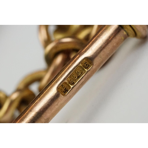 212A - 9ct gold graduated curb link Albert chain, each link hallmarked, 9ct gold dog clip, 9ct gold t bar, ... 