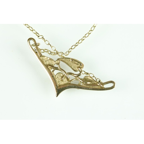 105A - 9ct yellow gold necklace, modelled as cast openwork vine leaves, fine belcher link chain, bolt ring ... 