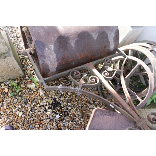 271 - Cast iron garden roller with scrolling to handle (approx 153cm long overall), together with a metal ... 