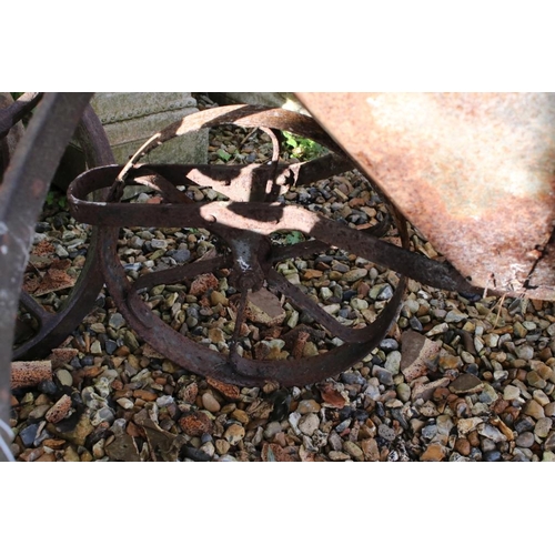 271 - Cast iron garden roller with scrolling to handle (approx 153cm long overall), together with a metal ... 