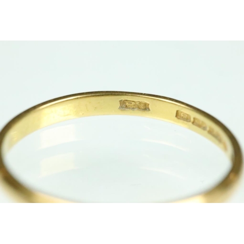 170A - 22ct yellow gold wedding band, D shank, width approx 2mm, ring size V