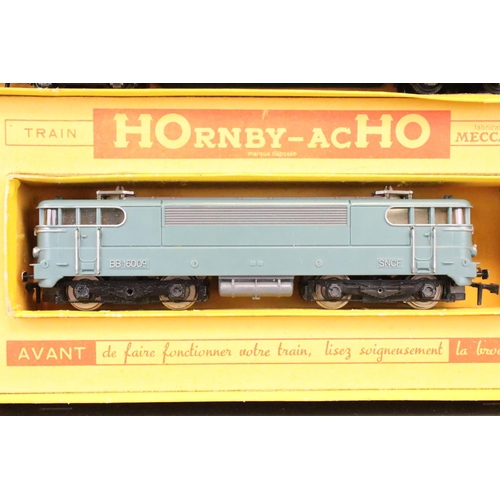 10 - Boxed French Hornby ACHO HO gauge SNCF Passenger train set, complete with locomotive, rolling stock ... 