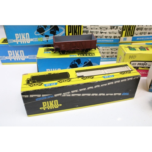 104 - 29 Boxed Piko HO gauge items of rolling stock plus 3 x Schicht wagons (32 items)