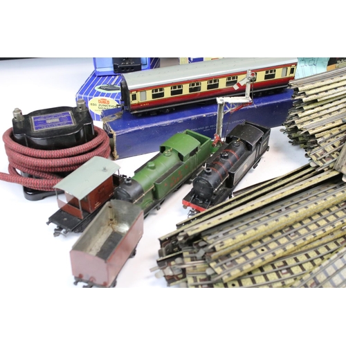 107 - Quantity of Hornby Dublo model railway to include 2 x locomotives (0-6-2 LNER 9596 and 0-6-2 BR 6956... 