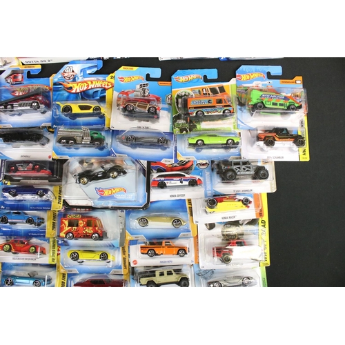 1084 - 65 Carded / boxed Mattel Hot Wheels diecast models featuring 2 x boxed Gotta Go 2, Batman, Avant Gar... 