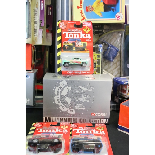 1088 - Around 55 Boxed diecast models to include Corgi, Lledo, Maisto, Burago and Oxford Diecast examples, ... 