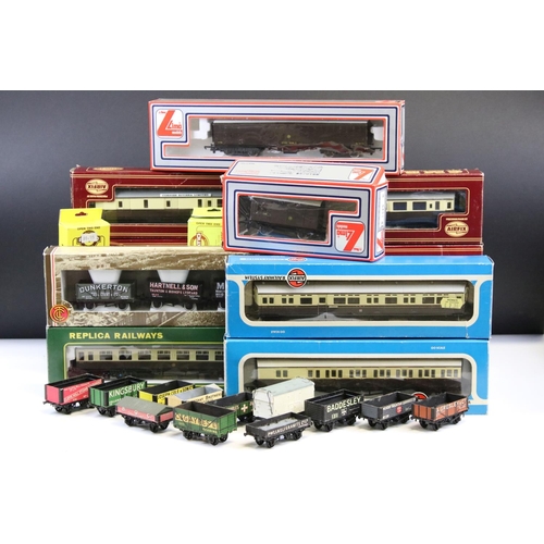 109 - 12 Boxed OO gauge items of rolling stock to include 8 x Airfix, 2 x Lima, 1 x Replica and a Bachmann... 