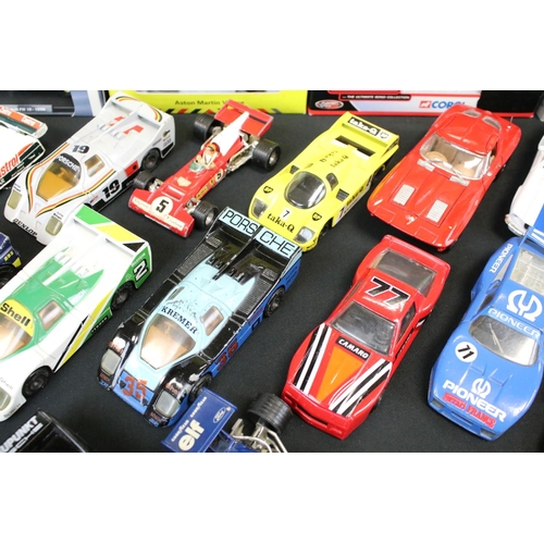 1090 - 19 Boxed / cased diecast models to include Atlas Editions, Corgi, Matchbox, Brumm, Model Box & Shell... 