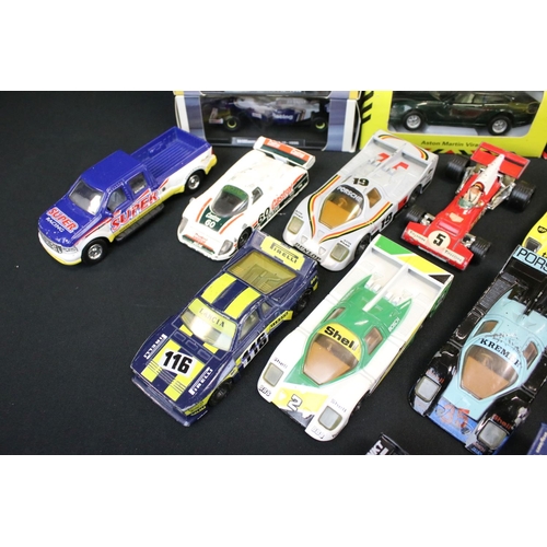 1090 - 19 Boxed / cased diecast models to include Atlas Editions, Corgi, Matchbox, Brumm, Model Box & Shell... 