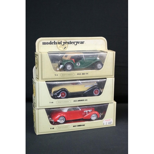 1093 - 22 Boxed Matchbox Models of Yesteryear diecast models plus a boxed Lledo Days Gone model, various se... 