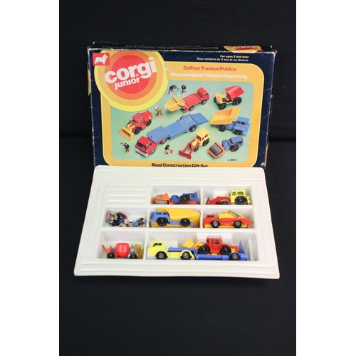 1095 - Boxed Corgi Junior 3024 Road Construction Gift Set (complete, diecast generally gd-vg, one model sho... 