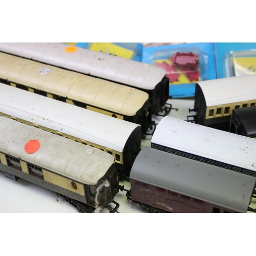 110 - Collection of OO gauge model railway to include boxed Hornby R759 GWR Loco Albert Hall, around 30 it... 