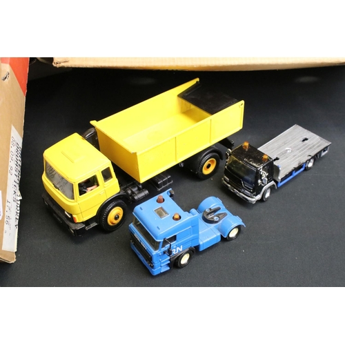 1107 - Collection of around 50 diecast models, featuring a small quantity of mid 20th C examples, the lot t... 