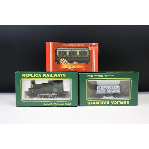 111 - Three OO gauge locomotives to include boxed Hornby R830 GWR 4-6-0 Saint David, boxed Replica Railway... 