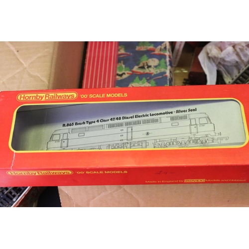 111A - Collection of Hornby Dublo and OO gauge model railway to include boxed 2234 Deltic Diesel Electric C... 