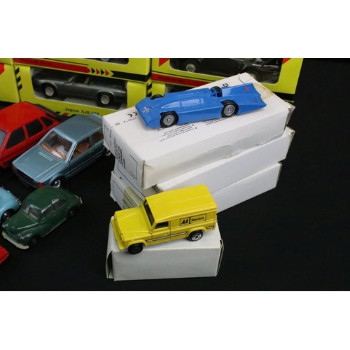 1128 - Collection of diecast models to include 26 x boxed examples featuring Shell Classic Sportscar Collec... 